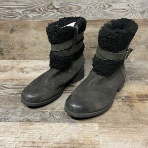 Ugg Black Sherpa Style Boots Women's Size 7